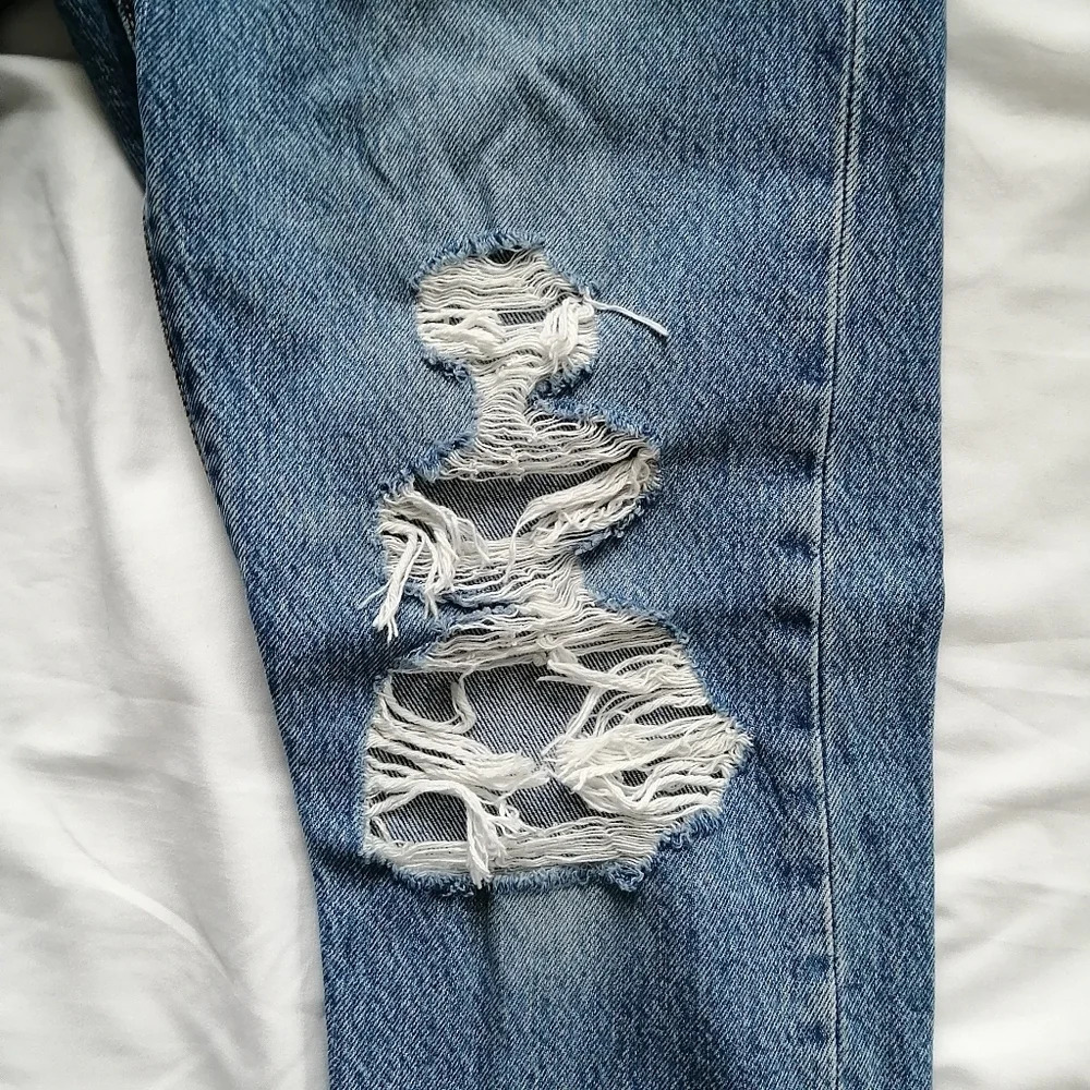 Levi's 501 Skinny Jeans Premium Denim Distressed Ankle In Nice as Pie Size 28 - Picture 12 of 16